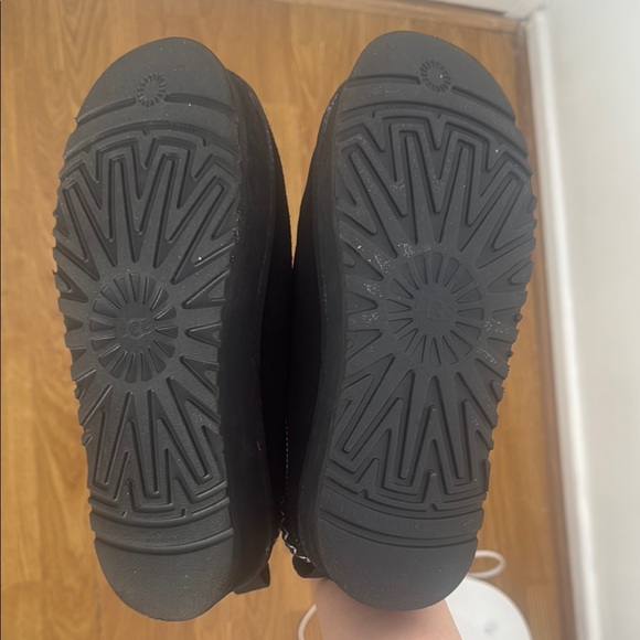 UGG slippers - Picture 3 of 3